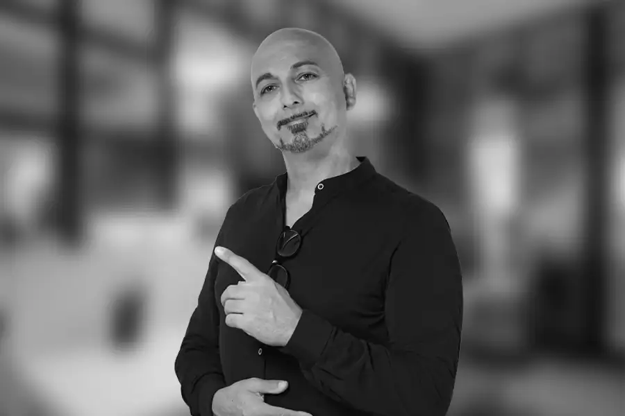 Sandro web design e brand building Sandro Renk, titolare dell’agenzia di web design e branding, indica il valore aggiunto offerto dal suo servizio